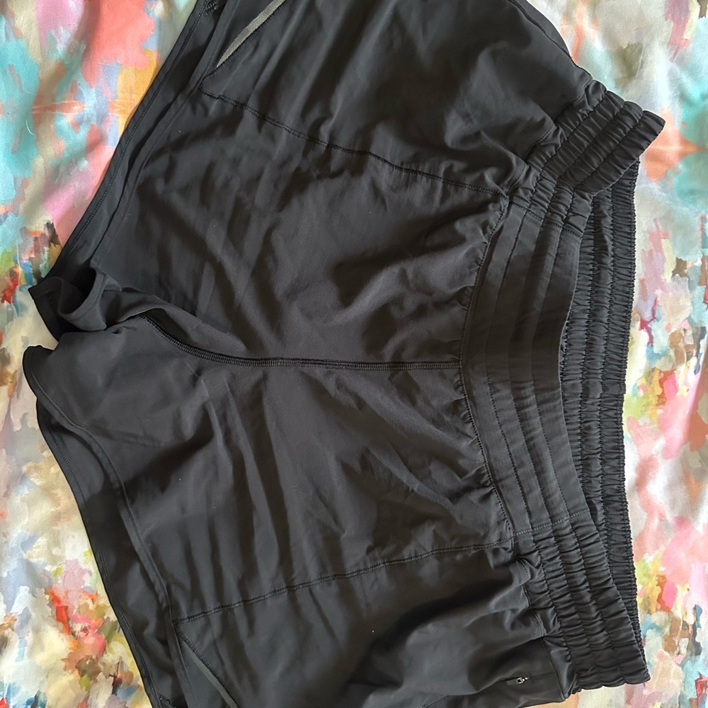 Lululemon Athletica black hotty hot Shorts HR high rise 4 inch inseam 14 EUC